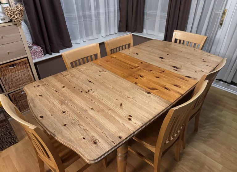 Dinning table with 6x chairs for £130(we can deliver)