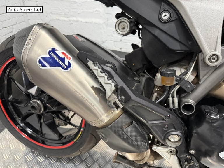 2014 Ducati Hyperstrada 821 821 Naked Petrol Manual Euro 3 (104 ps) Naked Petrol Manual