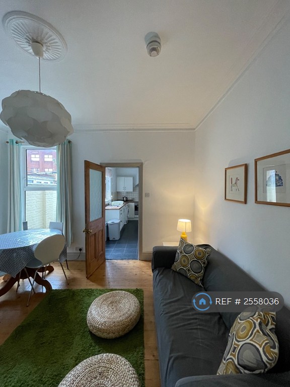 image for 4 bedroom house in Sibthorp Street, Lincoln, LN5 (4 bed) (#2558036)