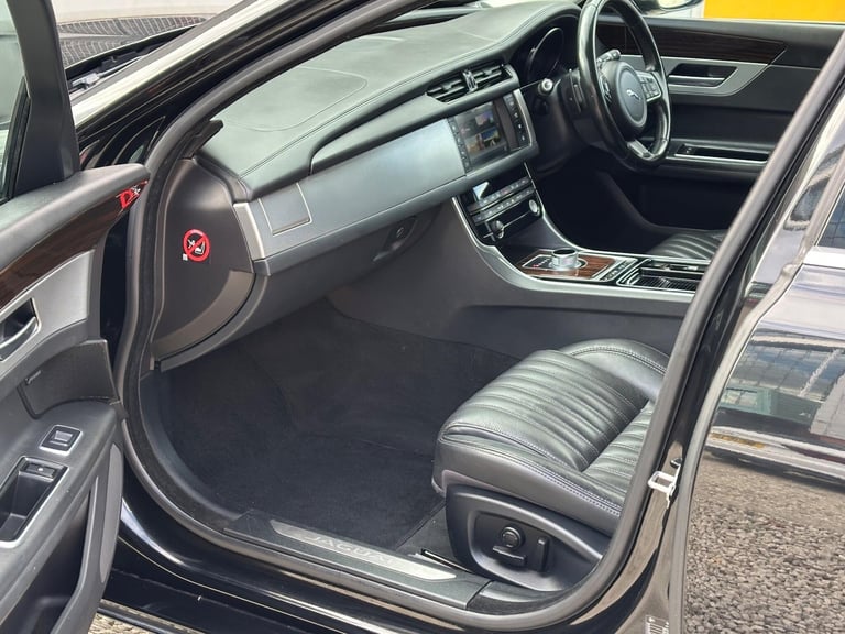 2015 Jaguar XF 2.0d Portfolio Auto Euro 6 (s/s) 4dr SALOON Diesel Automatic