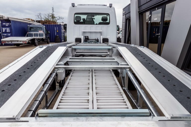 INTERSTAR MASTER RECOVERY TRUCK BODY BEAVERTAIL BODY CAR TRANSPORTER 2024