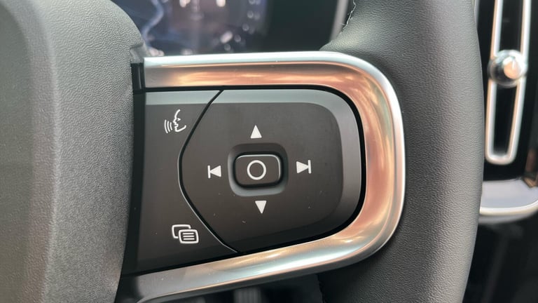 2025 Volvo XC40 2.0 B4 MHEV Plus Black Edition DCT Auto Euro 6 (s/s) 5dr ESTATE Petrol/Electric H...