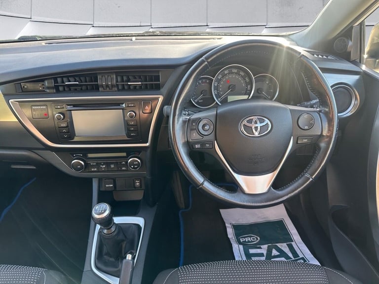 2015 Toyota Auris 1.33 Dual VVT-i Icon Euro 5 (s/s) 5dr HATCHBACK Petrol Manual
