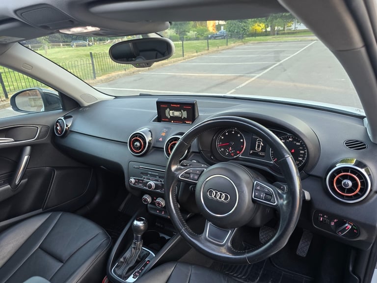A1 1.4 TFSI SPORT AUTO S TRONIC PANORAMIC ROOF NAV LEATHER XENON 44K 