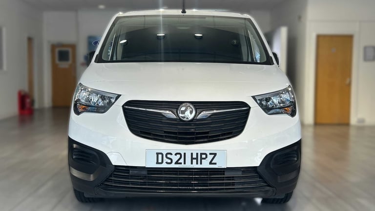 2021 Vauxhall Combo 2300 1.5 Turbo D 100ps H1 Dynamic Van Van Diesel Manual