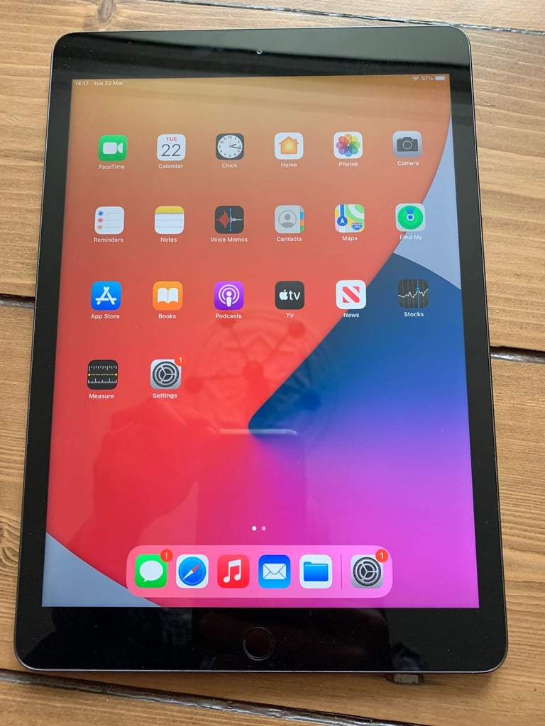 image for APPLE IPAD AIR 3 256GB 10.5INCH WIFI - with charger great condition can deliver
