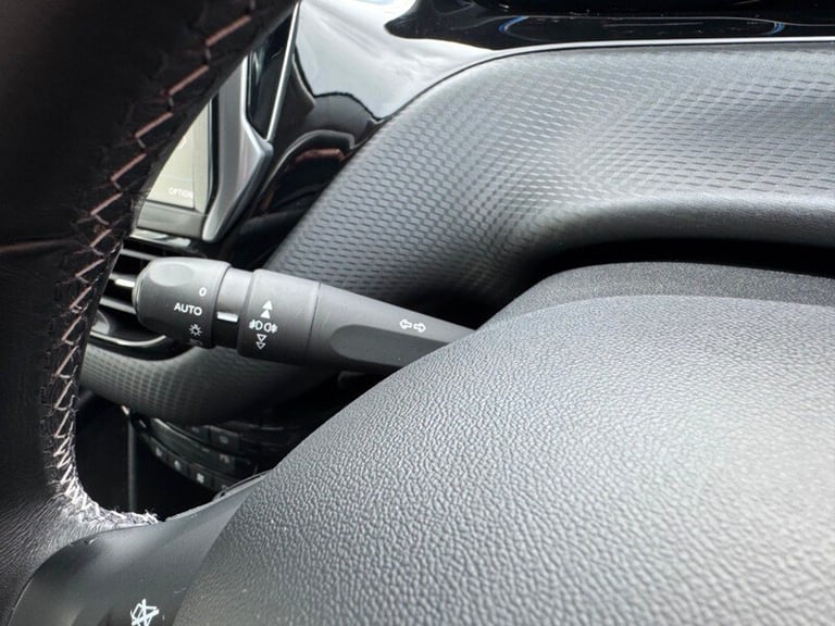 Peugeot 2008 1.2 PureTech Allure SUV 5dr Petrol Manual Euro 6 (82 ps)