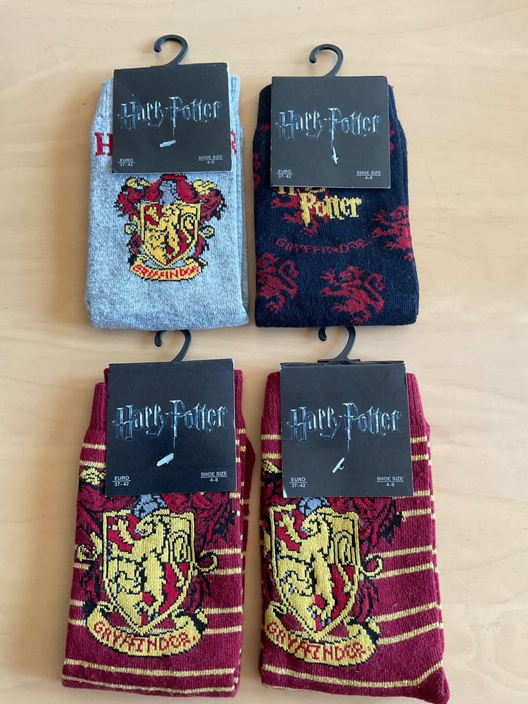image for BRAND NEW AUTHENTIC HARRY POTTER MERCHANDISE - CHILDREN’S SOCKS (Girl Boy Kids Size 4-8)