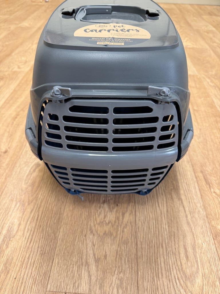 Small pet carrier