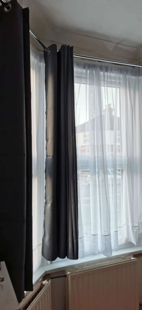 1 big bedroom to rent in North Greenwich next to IKEA. Microwave Cooking Only!