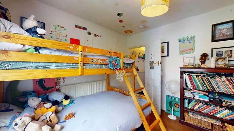 Bright 3-Bedroom Duplex with Terrace on Harley Road