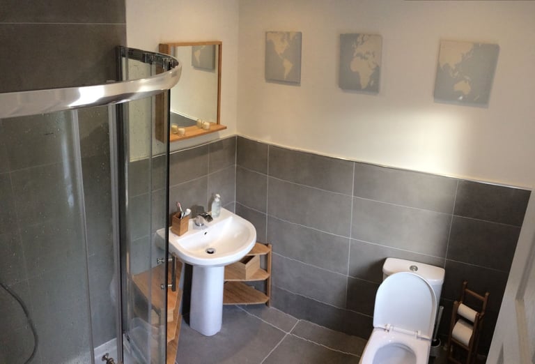 One (double) bedroom flat Hyndland/ Partick / Broomhill