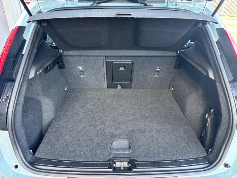 2019 Volvo XC40 1.5 T3 Momentum Pro Euro 6 (s/s) 5dr ESTATE Petrol Manual