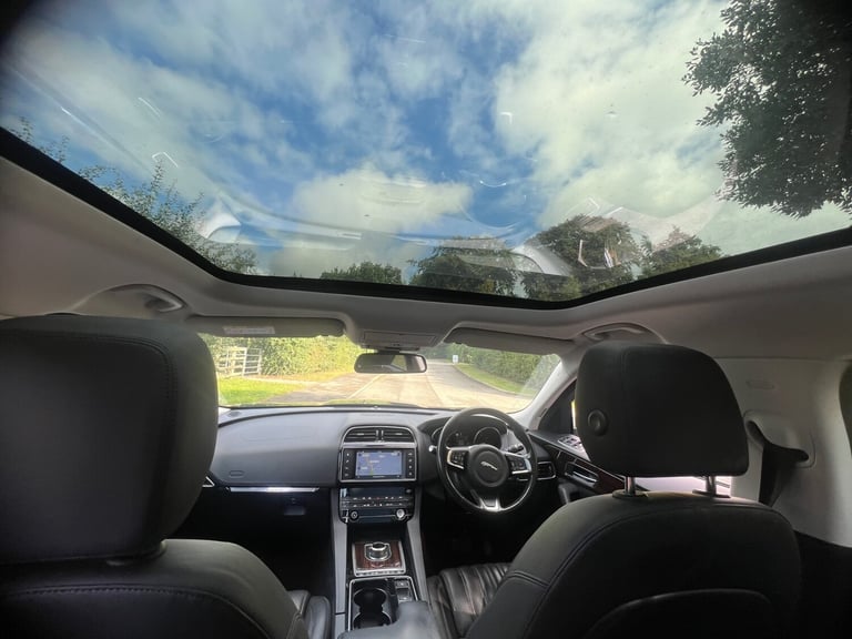 2017 Jaguar F-Pace 2.0d Portfolio 5dr Auto AWD 180 Bhp ESTATE Diesel Automatic
