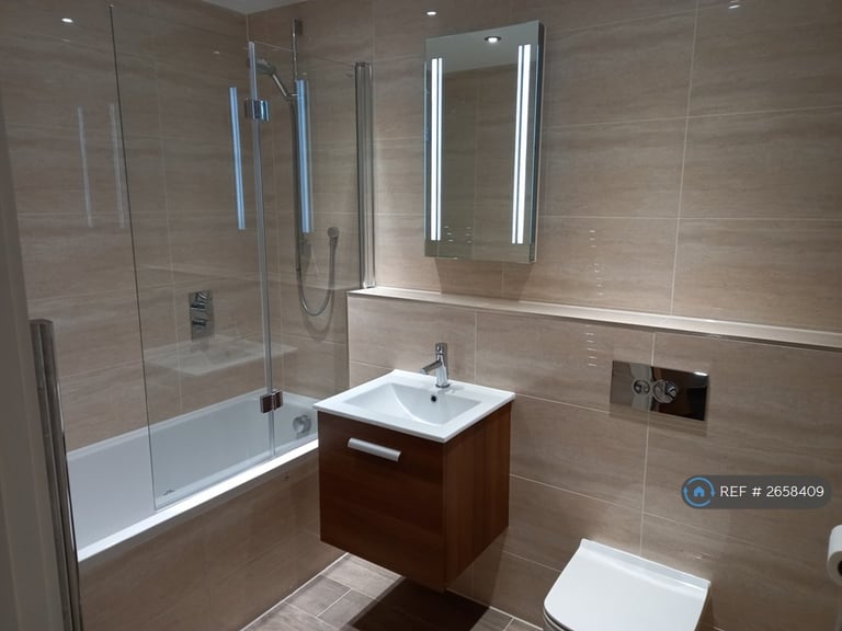 2 bedroom flat in Court Road, Hythe, CT21 (2 bed) (#2658409)