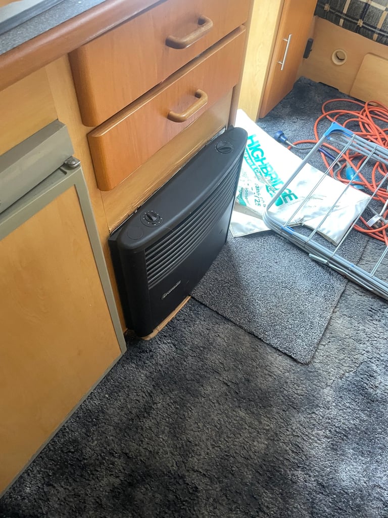 Elldis caravan 4 berth 2006 may px
