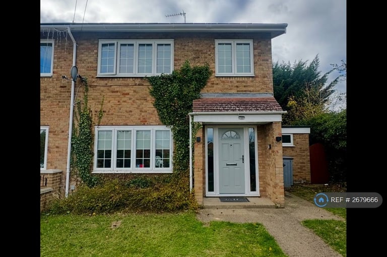 image for 3 bedroom house in Hertford Road, Hoddesdon, EN11 (3 bed) (#2679666)