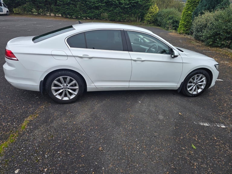 Volkswagen, PASSAT, Saloon, 2015, Manual, 1598 (cc), 4 doors