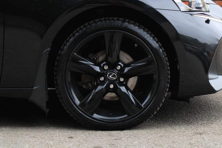 2018 Lexus IS 2.5 300h Sport E-CVT Euro 6 (s/s) 4dr SALOON Petrol/Electric Hybrid Automatic