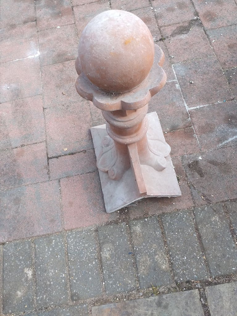 Clay finial