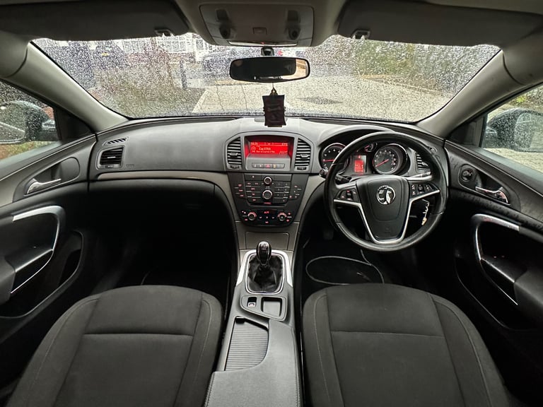 Vauxhall, INSIGNIA, Hatchback, 2010, Manual, 1796 (cc), 5 doors