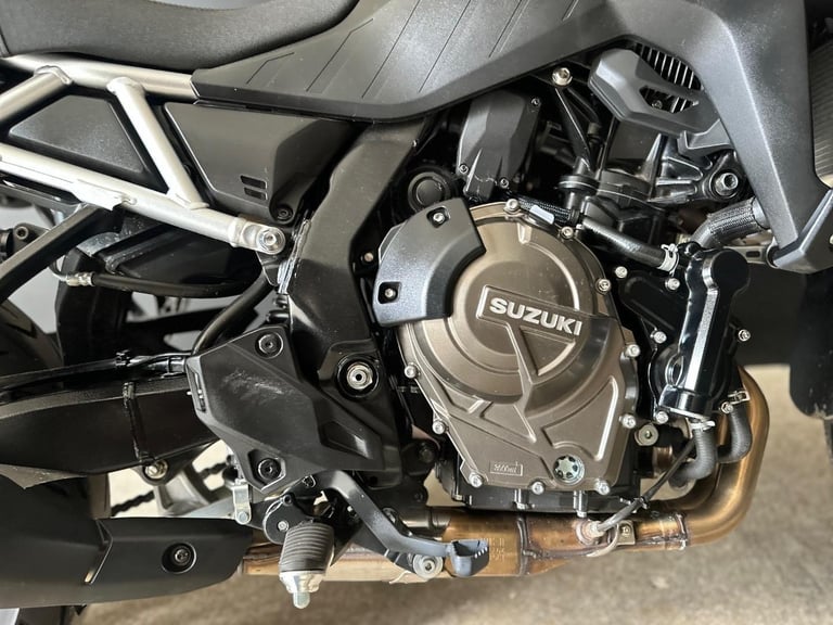 STUNNING ONE OWNER 2023/73 SUZUKI DL800 RE V-STROM