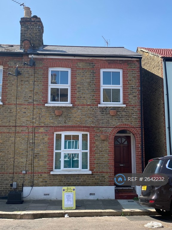 2 bedroom house in Hamilton Road, Twickenham, TW2 (2 bed) (#2642232)