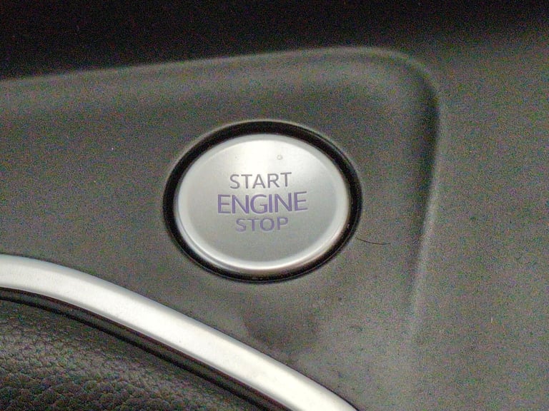 2022 Volkswagen Golf 1.5 TSI 150 Life 5dr HATCHBACK PETROL Manual