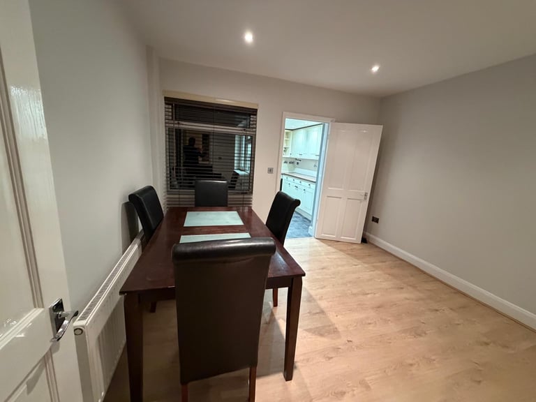 Modern brand new 3 Double Bedroom House In Chessington