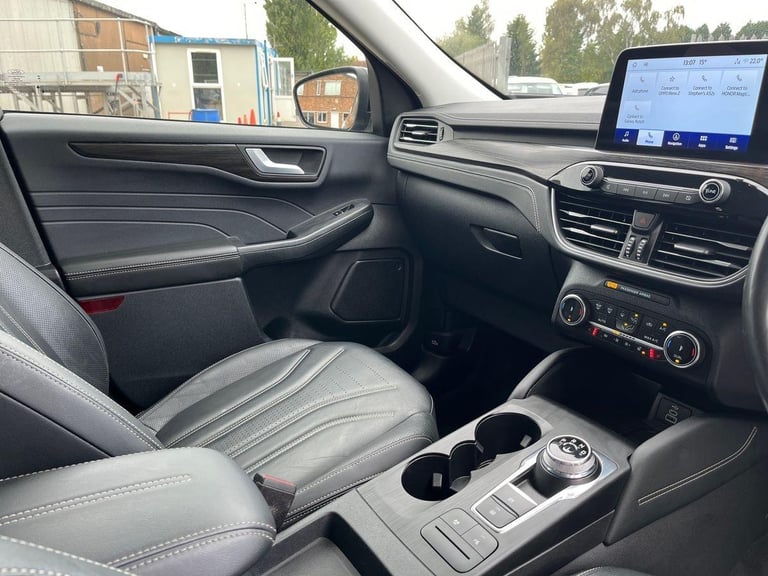 2023 Ford Kuga Vignale SUV 2.5l 190PS pHEV AUTO in Agate Black 1 OWNER, FSH