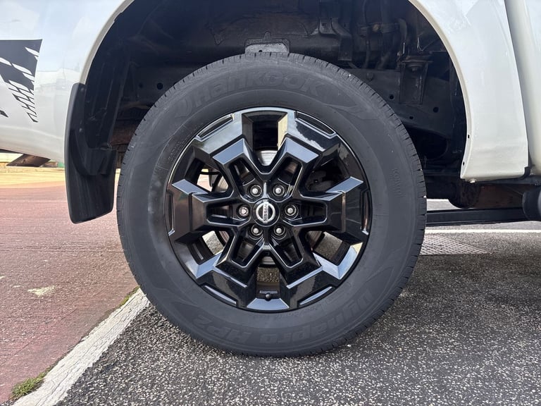 2021 Nissan Navara Double Cab Pick Up N-Guard 2.3dCi 190 TT 4WD Auto PICK UP DIESEL Automatic