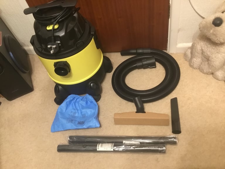 New wet. & dry vacuum hoover cleaner with attachments