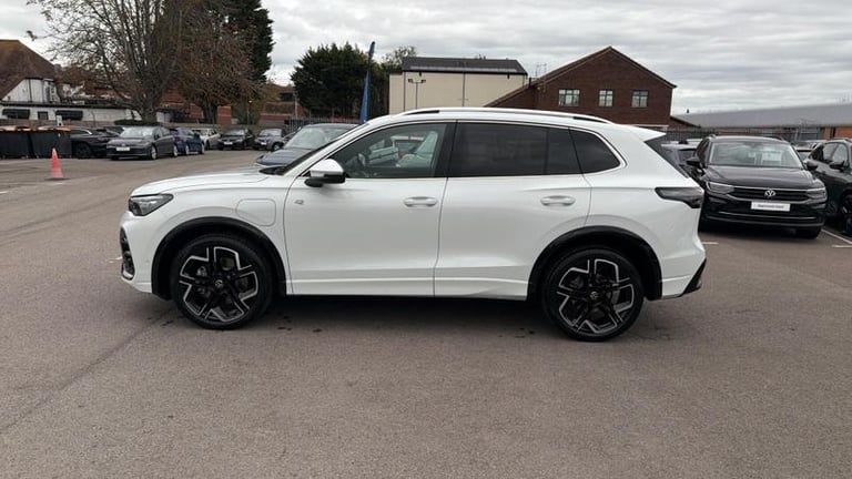 2025 Volkswagen Tiguan 1.5 TSI eHybrid R-Line 5dr DSG ESTATE PETROL/ELECTRIC Automatic