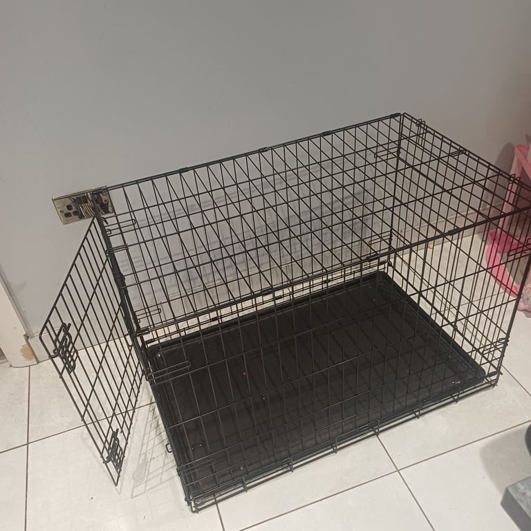 Medium dog crate 