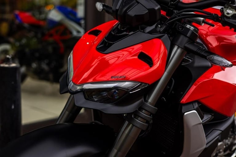 Ducati Streetfighter V2 ! ULTRA LOW MILES ! STUNNING