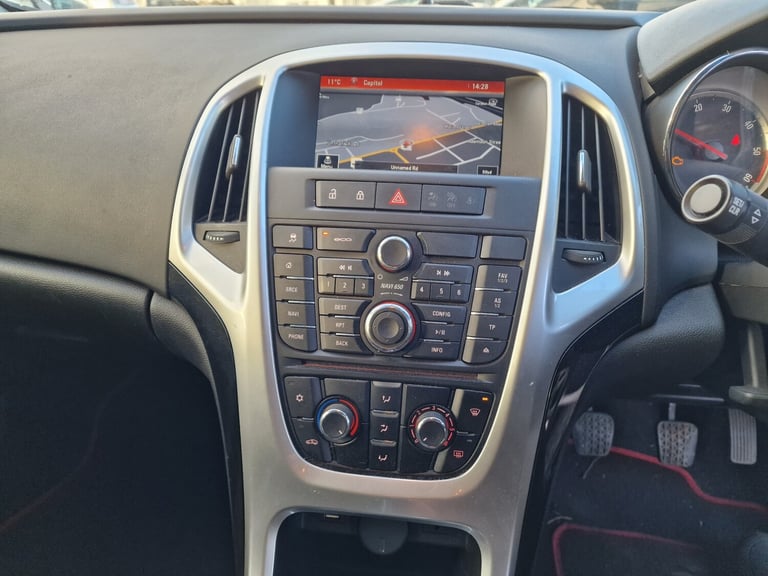 2014 Vauxhall Astra 1.6 CDTi 16V ecoFLEX 136 Tech Line GT 5dr HATCHBACK Diesel Manual