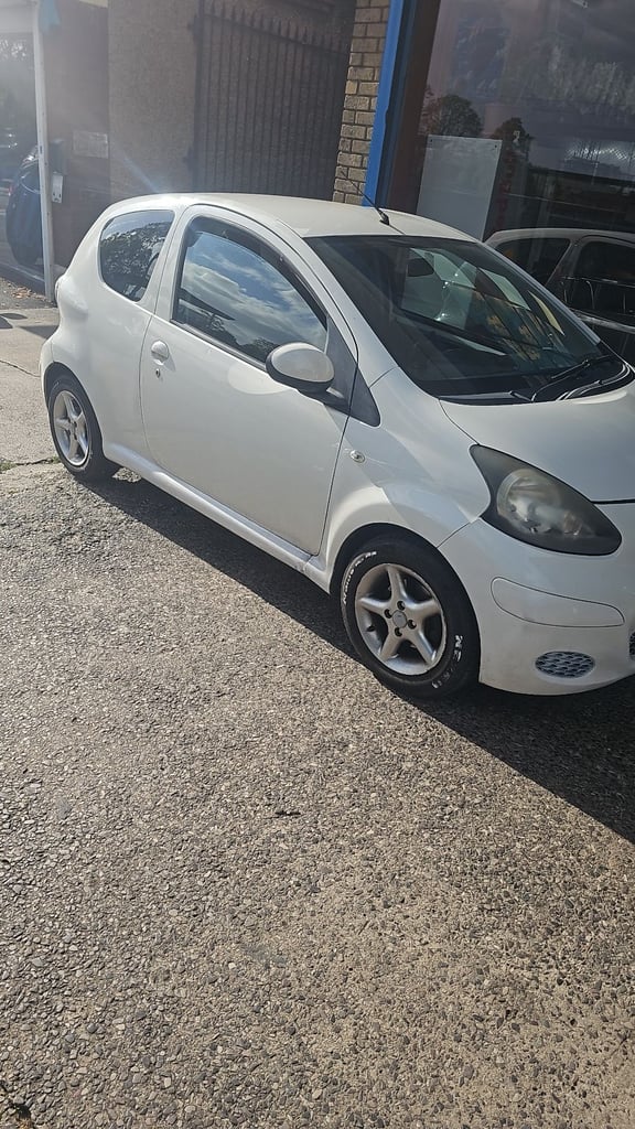 2011 Toyota, AYGO, Hatchback, Manual, 998 (cc), 3 doors