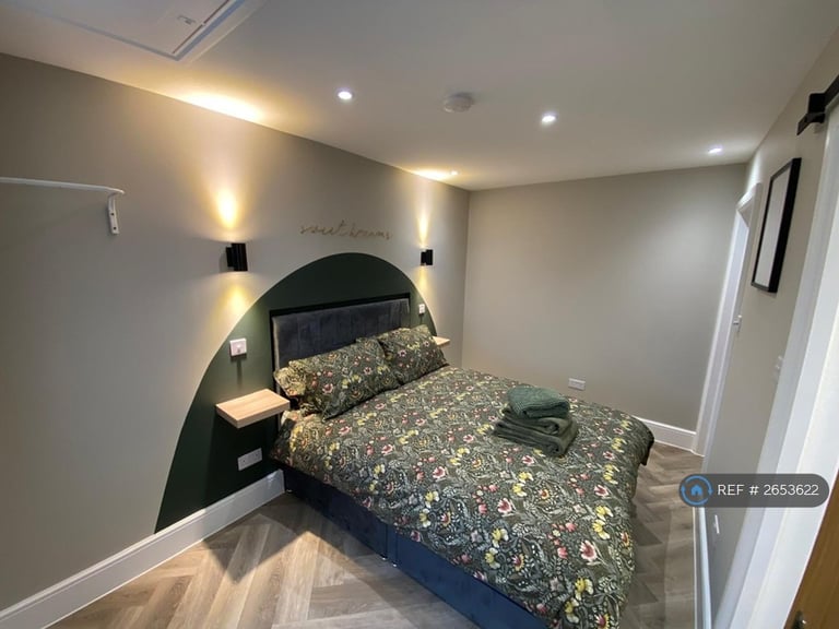 1 bedroom flat in Severn Road, Weston-Super-Mare, BS23 (1 bed) (#2653622)