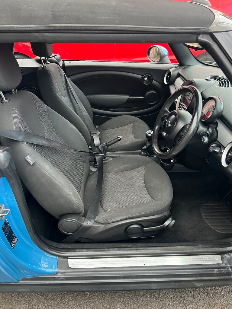 Mini, CONVERTIBLE, Convertible, 2013, Manual, 1598 (cc), 2 doors