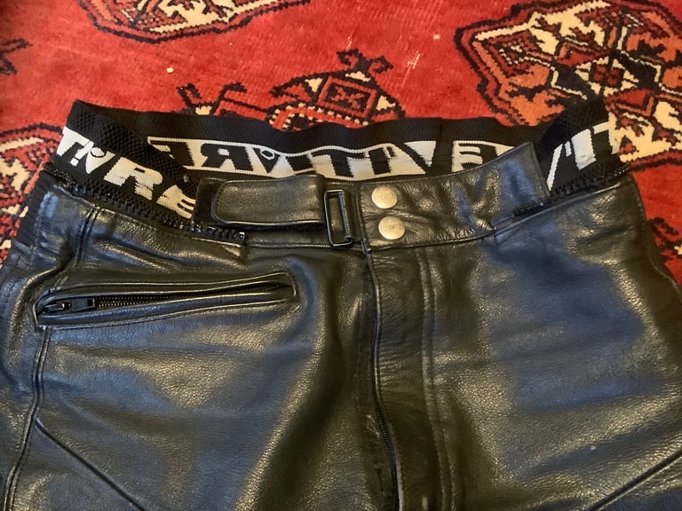 🏍️ REV’IT LEATHER MOTORCYCLE 🏍️ TROUSERS 👖 VGC (APPROX 30” WAIST) 24 SHORT LEG