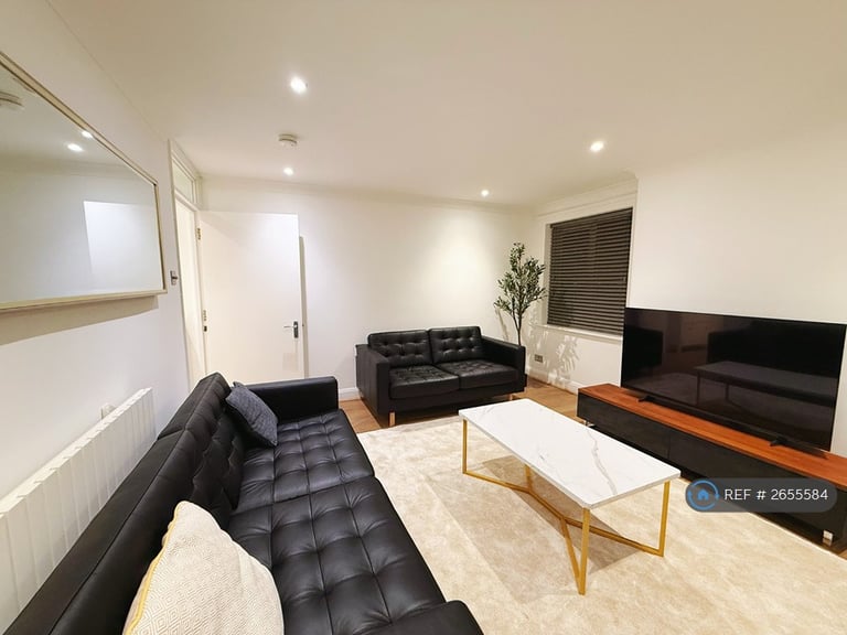 1 bedroom flat in Pavilion Mansions, London, SW9 (1 bed) (#2655584)
