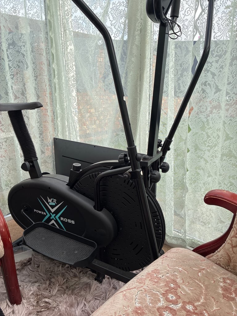 Like-New Elliptical Trainer for Sale – Perfect for Home Workouts