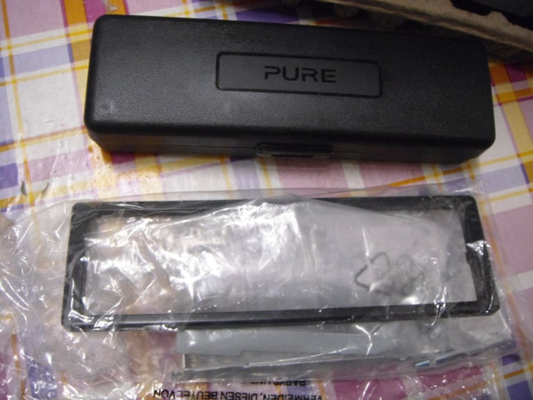 Pure Highway H260DBi in car Digital FM/AM Radio with CD/iPod/Phone/USB Connection and Bluetooth