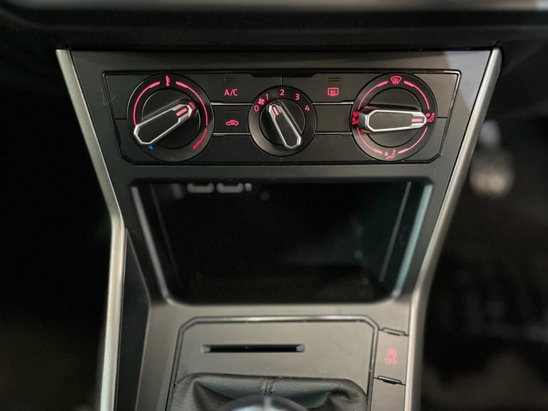 2018 Volkswagen Polo 1.0 SE 5d 74 BHP Hatchback Petrol Manual