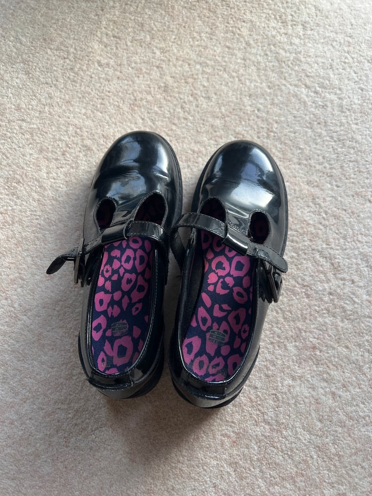 image for Girl school shoes 