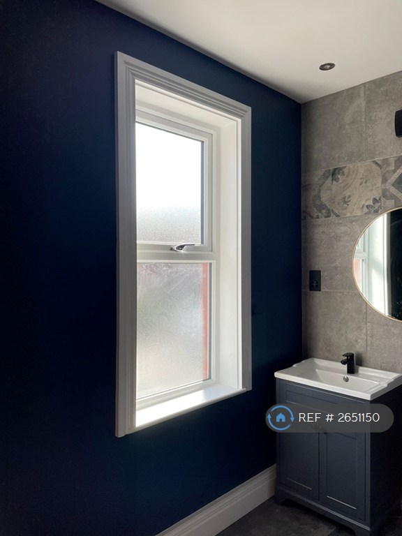 4 bedroom house in Gillbent Road, Cheadle Hulme, Cheadle, SK8 (4 bed) (#2651150)