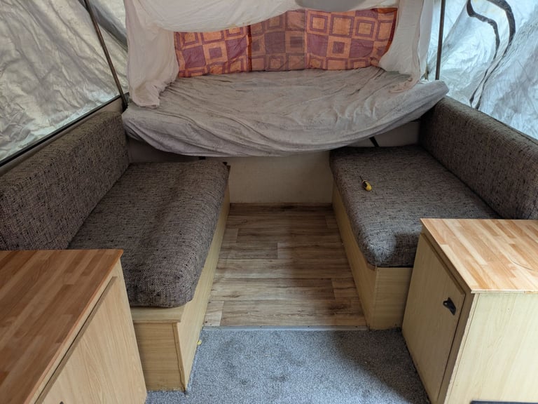 TRAILER TENT 