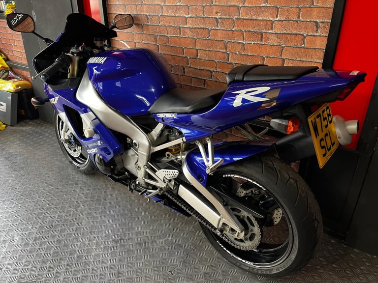 Yamaha YZF R1 5JJ LOVLEY CLEAN EXAMPLE