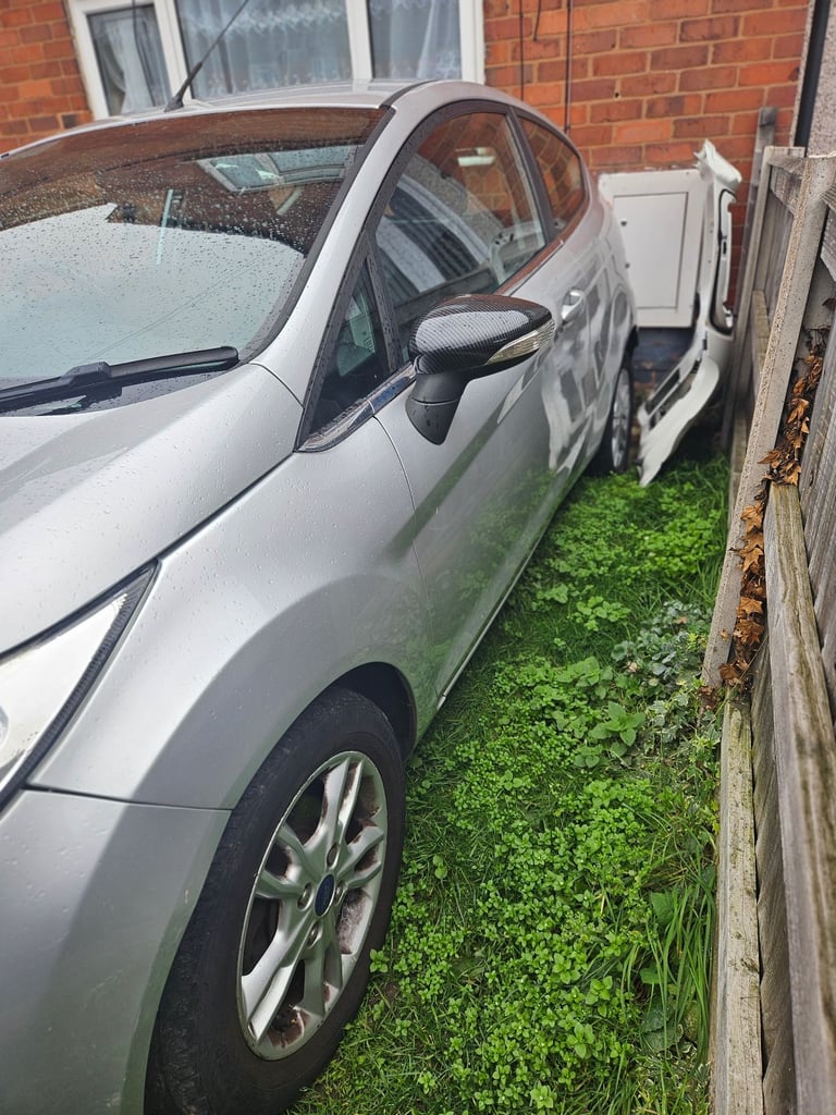 Ford, FIESTA, Hatchback, 2015, Manual, 1241 (cc), 3 doors