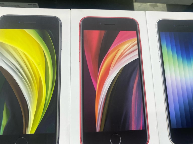 iPhone SE 2 LIKE NEW BOXED